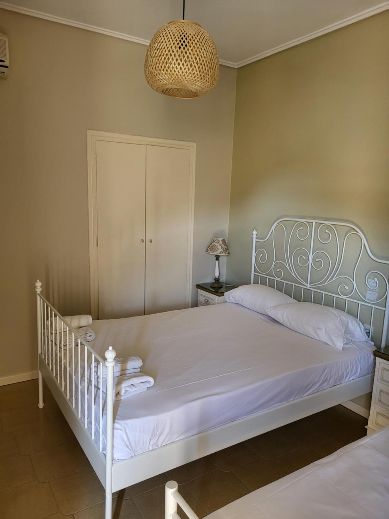 Margarita Rooms Kalamákion Pokoj fotografie